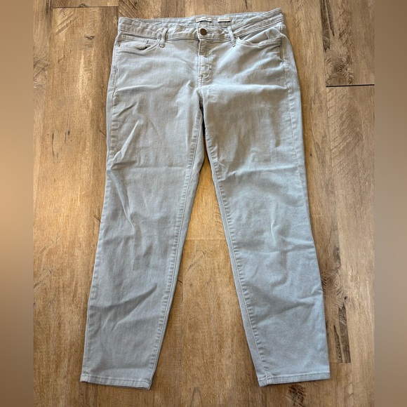 Calvin Klein Jeans Denim - Calvin Klein Women’s Jeans Y2K light washed Denim size 12 cropped skinny